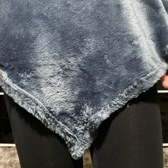 Handmade women blanket fur pullover poncho. Size S/M. Used. - Picture 7 of 8